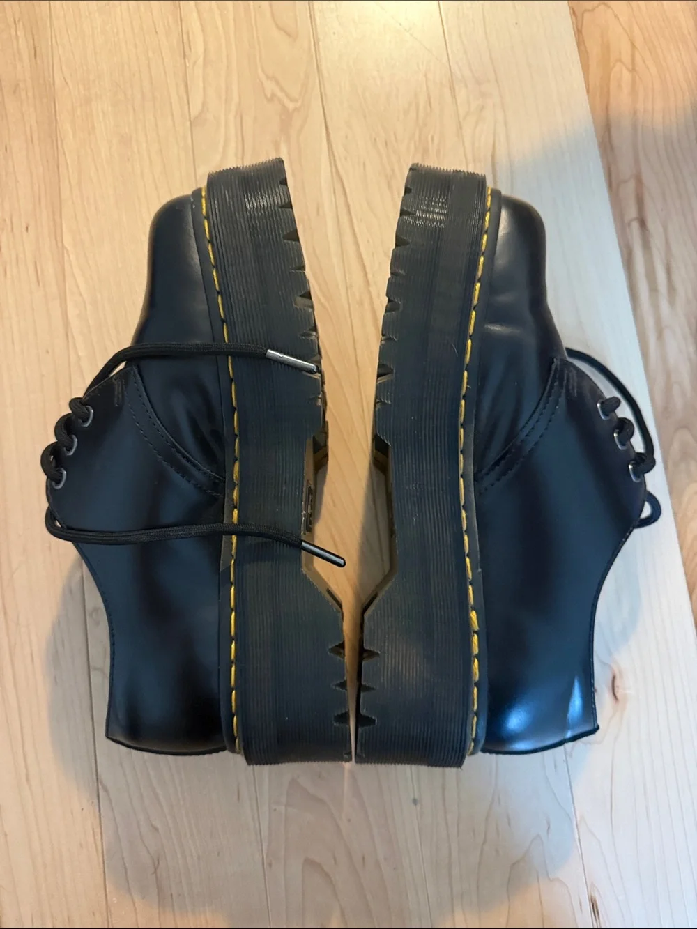 Dr. Martens smooth black
